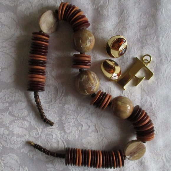 VINTAGE NECKLACE AND EARRINGS BUNDLE - Picture 7 of 15